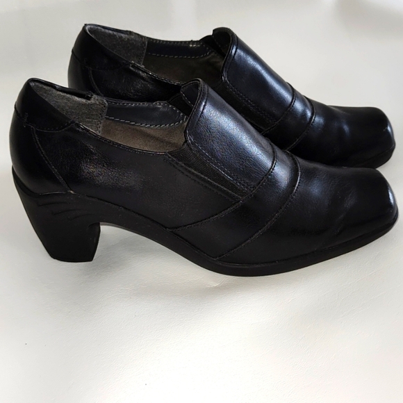 AEROSOLES Shoes - Aerosoles Shoes Booties Size 7 "Backsaw" Memory Foam Black 2.5" Heel Comfy
